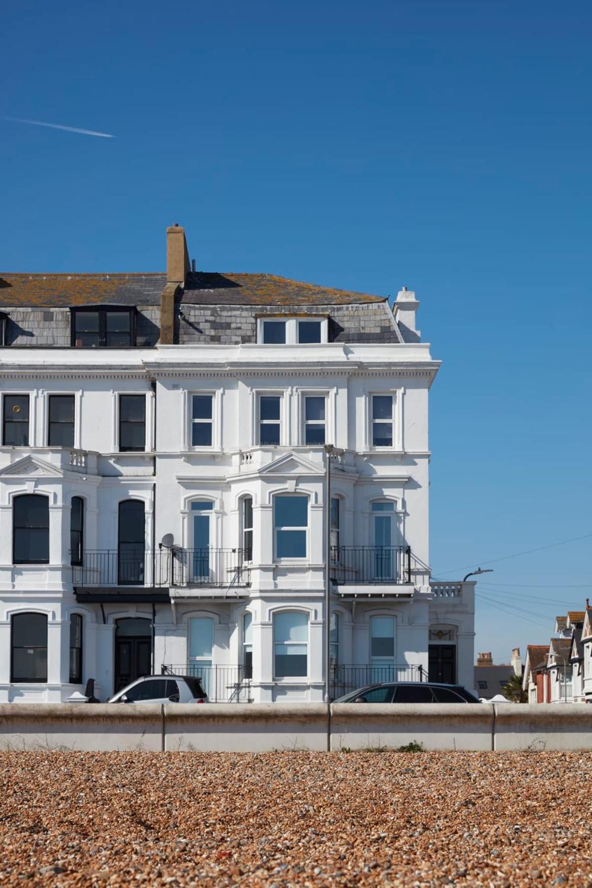 Spacious Beach Front Apartment With Stunning Sea Views Deal Exteriér fotografie