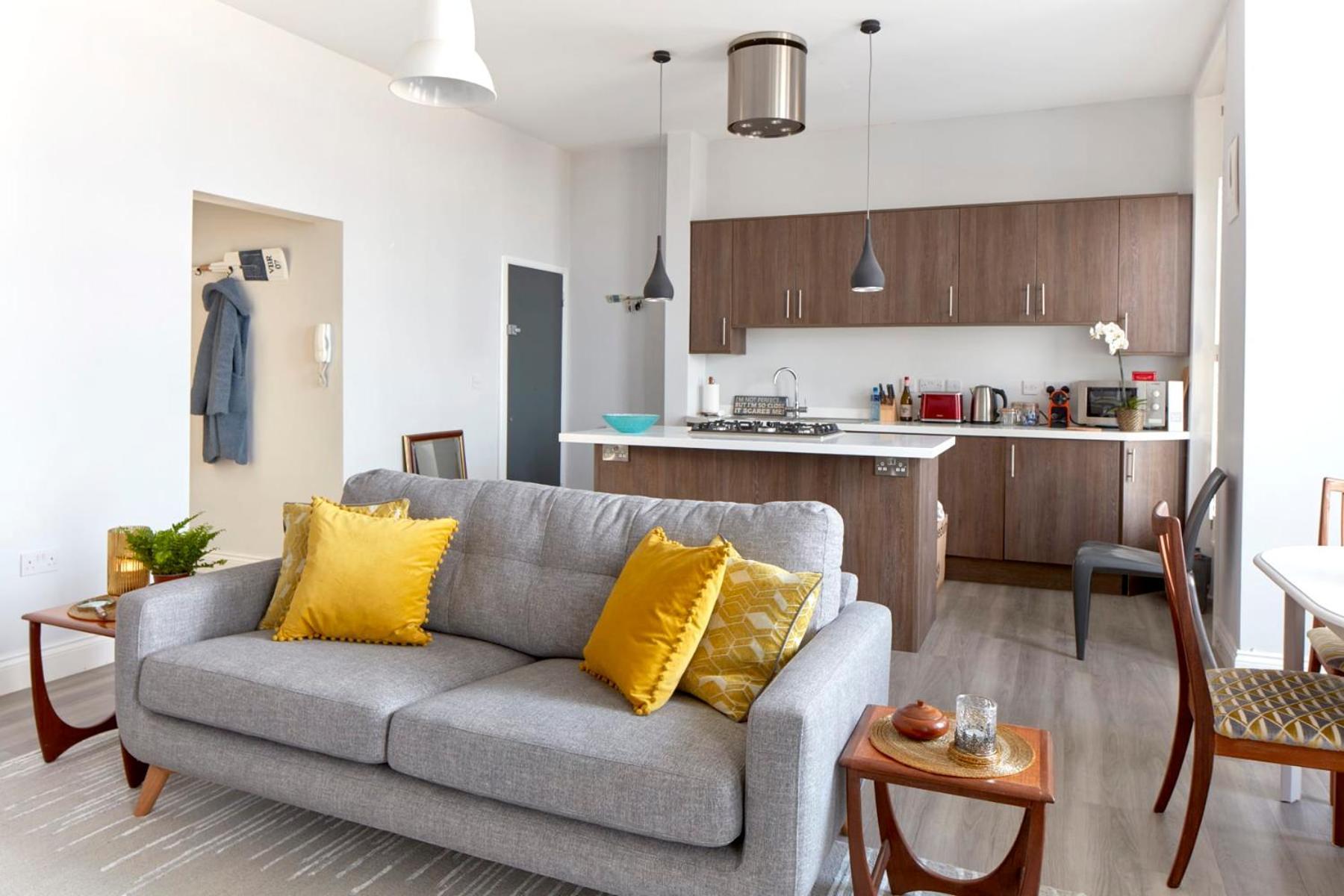 Spacious Beach Front Apartment With Stunning Sea Views Deal Exteriér fotografie
