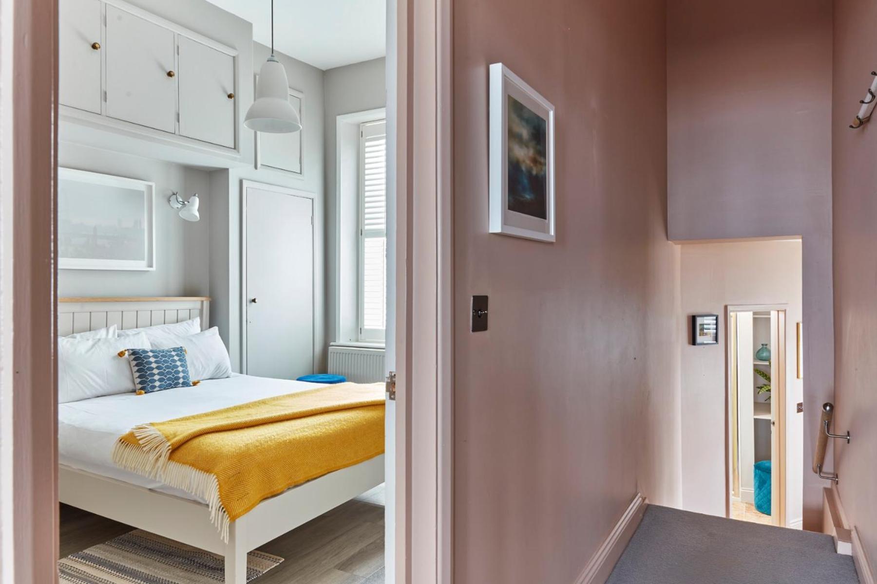 Spacious Beach Front Apartment With Stunning Sea Views Deal Exteriér fotografie